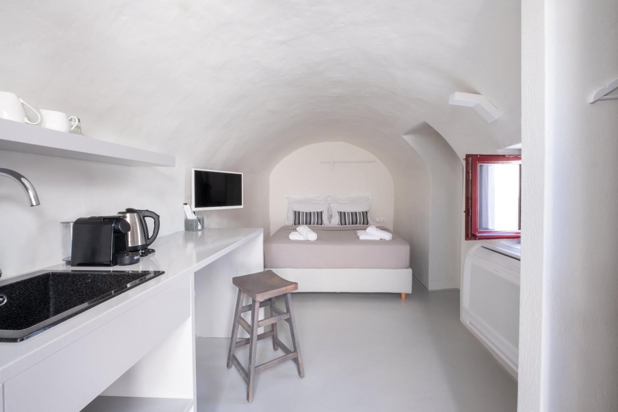 Outopoia Cave Studios Extérieur photo